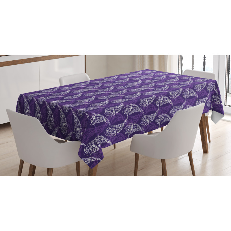 Detailed Paisley Motifs Tablecloth